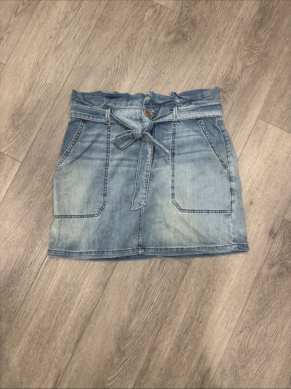 Free people Denim skirt Light Blue Denim Paperbag Waist Size 12 h3
